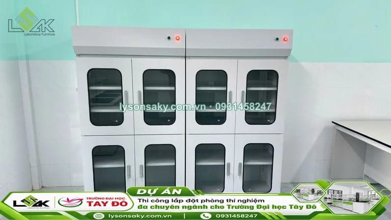 Tủ dung cu phòng thí nghiệm
