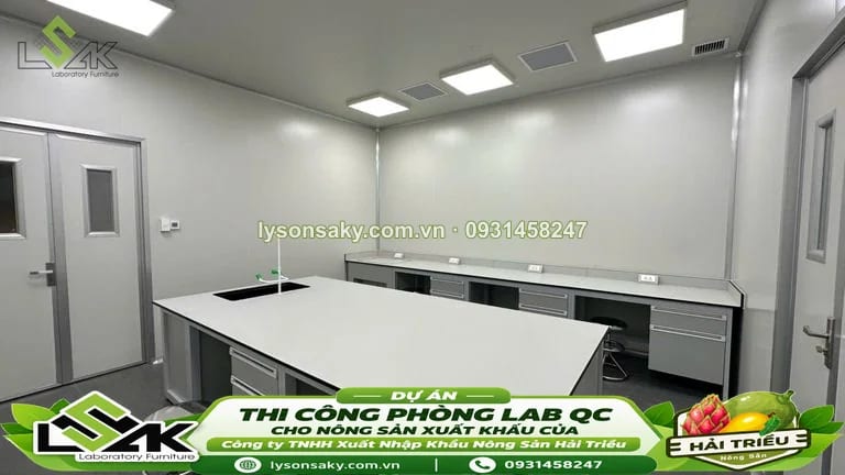 Bàn thí nghiệm trung tâm