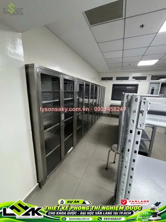Tủ dung cu cua kinh goc 3