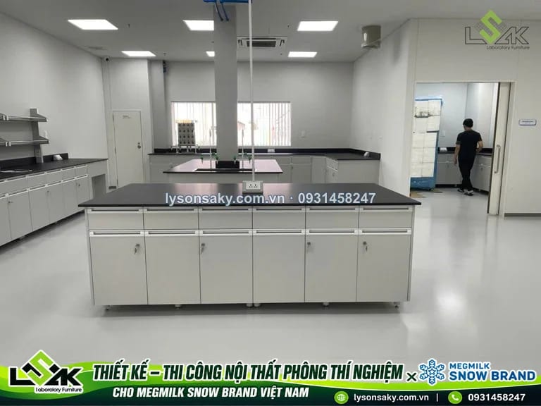 Bàn thí nghiệm áp tường goc 2