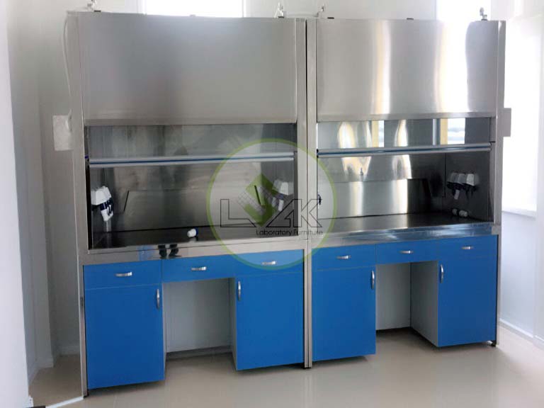 Tủ hút khí độc được lắp đặt tại phòng lab Trung tâm R&D Nanpao Material Việt Namational School